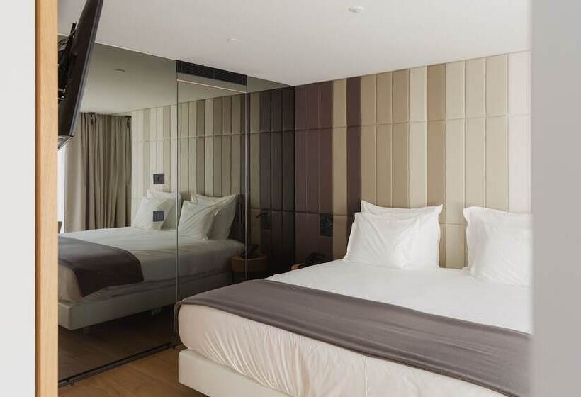 Executive Suite, Lumen Hotel & The Lisbon Light Show