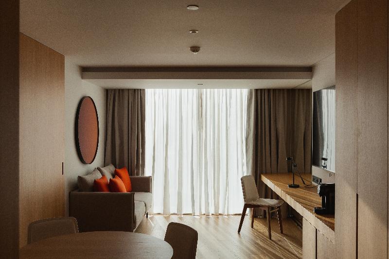 Executive Suite, Lumen Hotel & The Lisbon Light Show