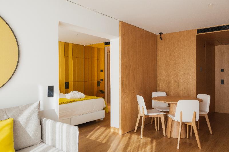 Executive Suite, Lumen Hotel & The Lisbon Light Show